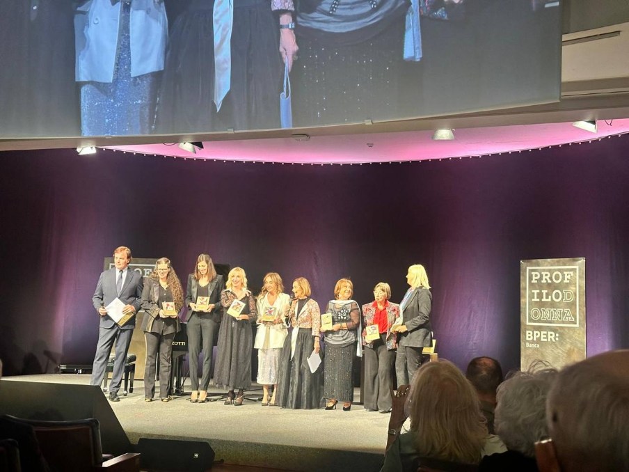 prix-international-profilo-donna